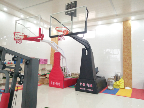 液压篮球架